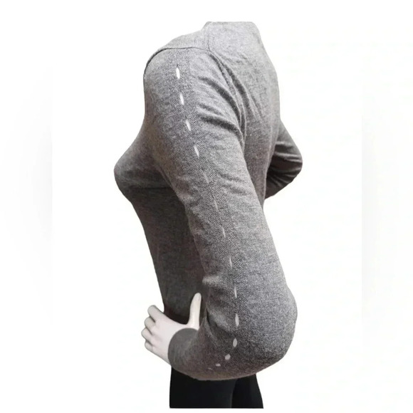 Banana Republic Grey 100% Merino Wool Decorative Arm Slits Top Size Medium - Picture 3 of 8